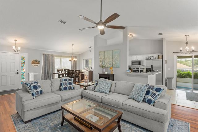 806 BREEZY LAKE WAY, Minneola, FL 34715