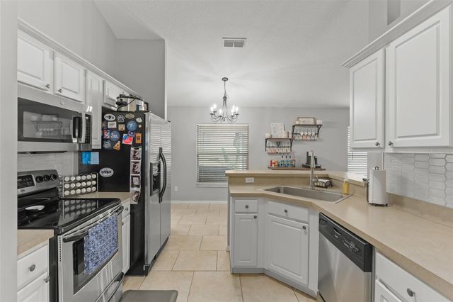 806 BREEZY LAKE WAY, Minneola, FL 34715