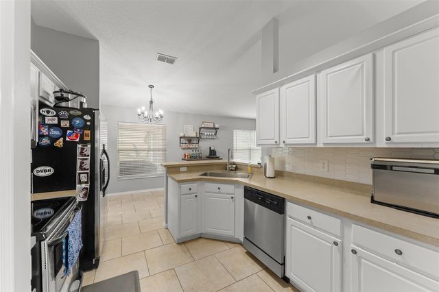 806 BREEZY LAKE WAY, Minneola, FL 34715