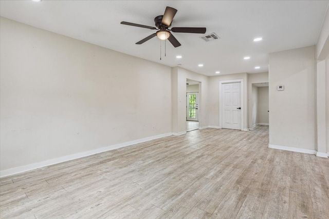 310 Garfield Street, Mcgregor, TX 76657