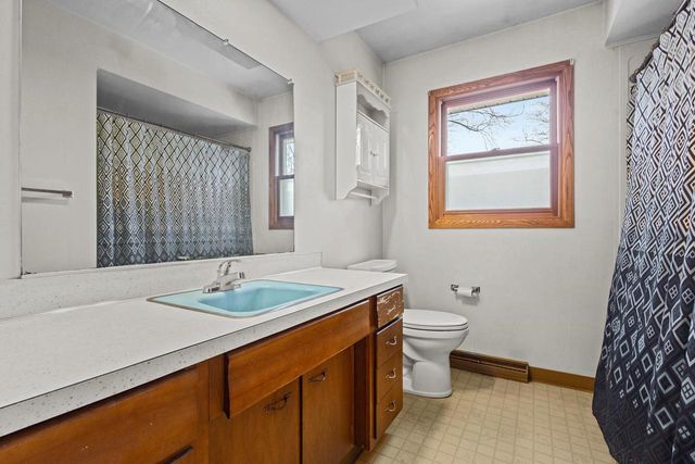 1103 VALLEY LANE, Shawano, WI 54166