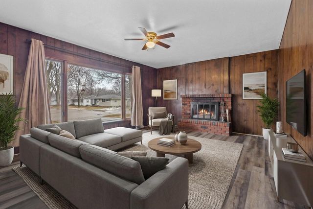 1103 VALLEY LANE, Shawano, WI 54166