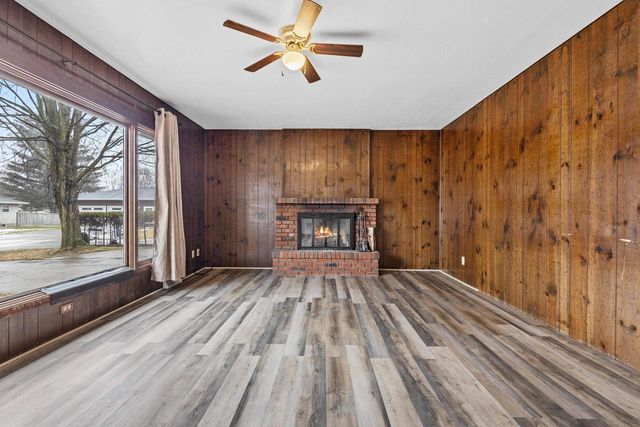 1103 VALLEY LANE, Shawano, WI 54166