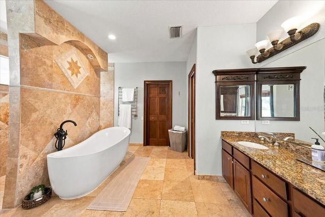 17802 SAINT LUCIA ISLE DRIVE, Tampa, FL 33647