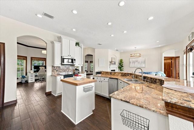 17802 SAINT LUCIA ISLE DRIVE, Tampa, FL 33647