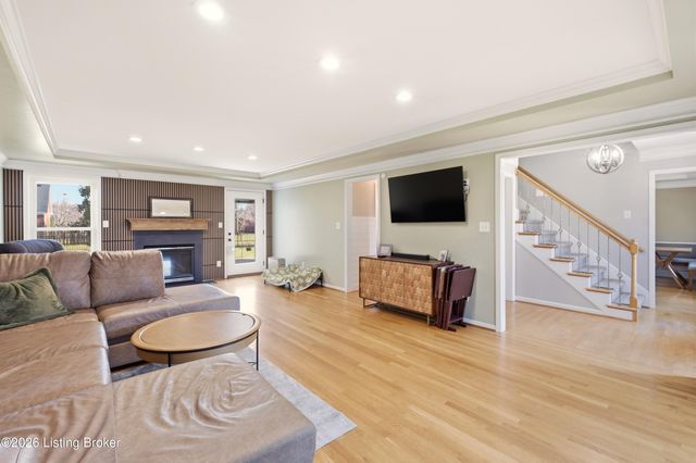 12928 Willow Forest Dr, Louisville, KY 40245