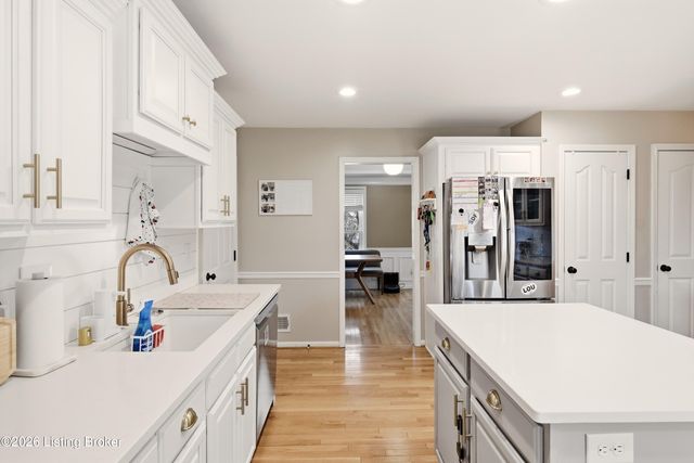 12928 Willow Forest Dr, Louisville, KY 40245