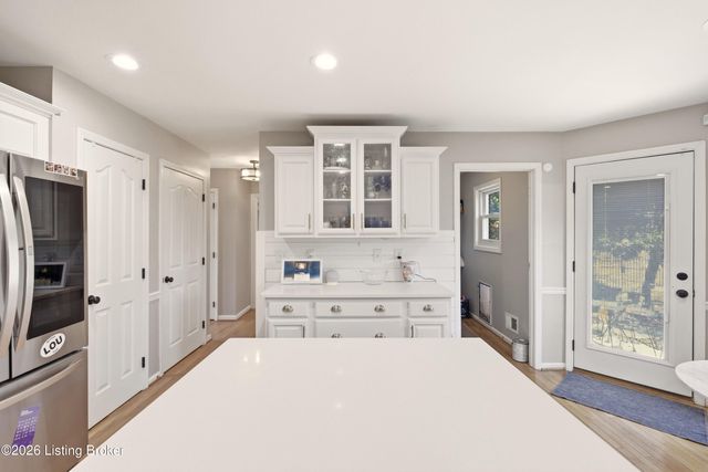 12928 Willow Forest Dr, Louisville, KY 40245