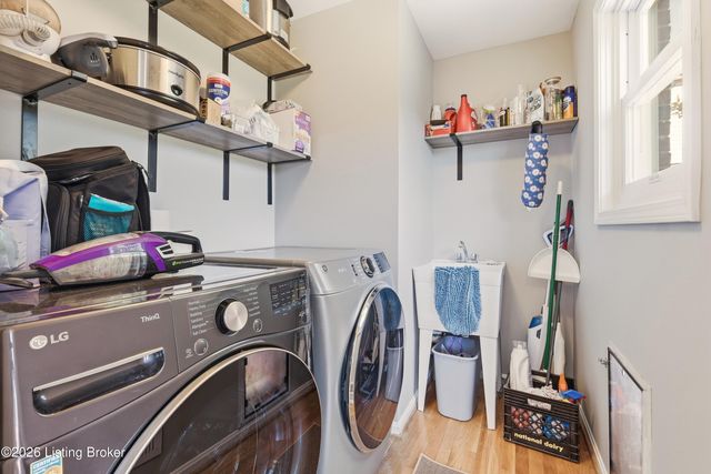 12928 Willow Forest Dr, Louisville, KY 40245