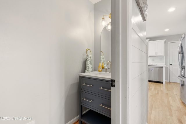 12928 Willow Forest Dr, Louisville, KY 40245