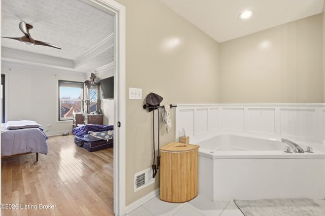 12928 Willow Forest Dr, Louisville, KY 40245