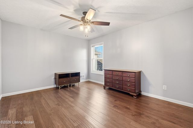 12928 Willow Forest Dr, Louisville, KY 40245