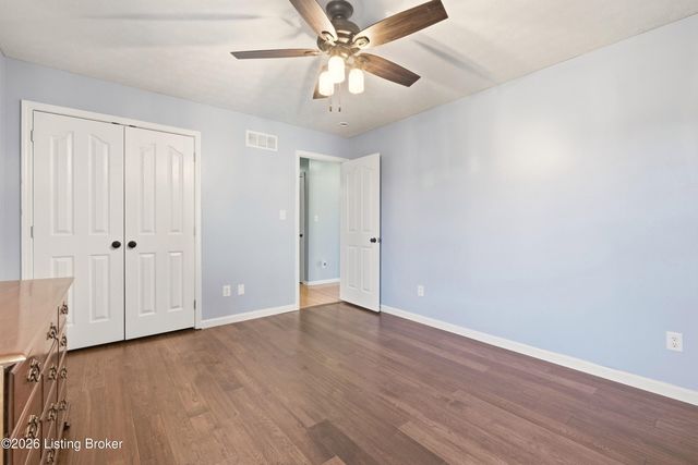 12928 Willow Forest Dr, Louisville, KY 40245