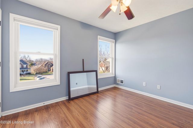 12928 Willow Forest Dr, Louisville, KY 40245