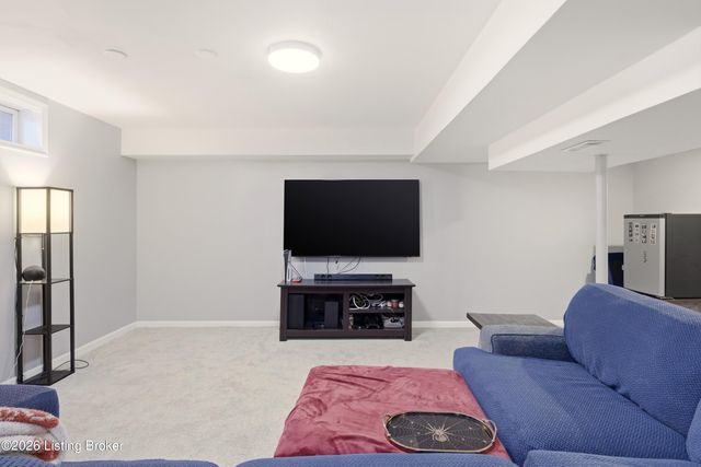 12928 Willow Forest Dr, Louisville, KY 40245