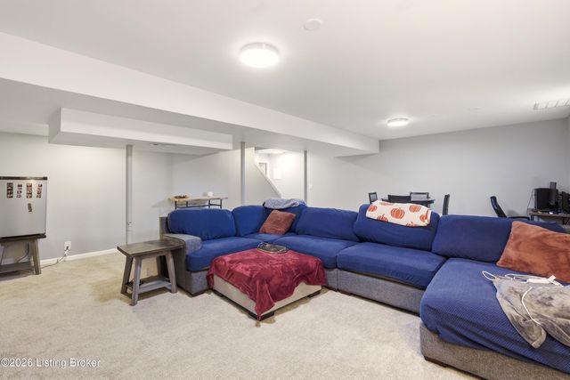 12928 Willow Forest Dr, Louisville, KY 40245