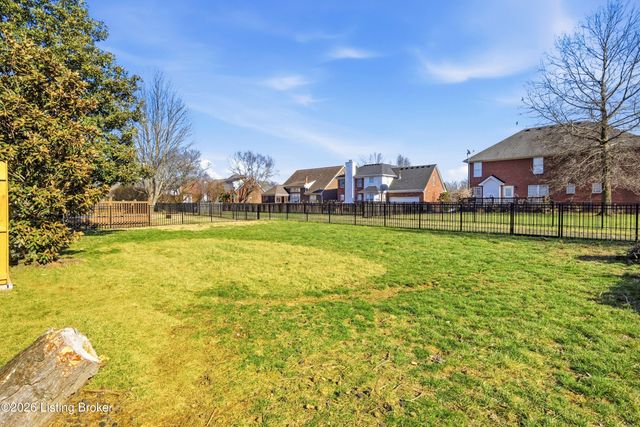 12928 Willow Forest Dr, Louisville, KY 40245