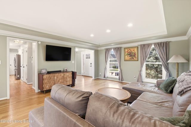 12928 Willow Forest Dr, Louisville, KY 40245