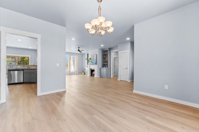 238 S Sheeks Drive, Mountain Home, AR 72653