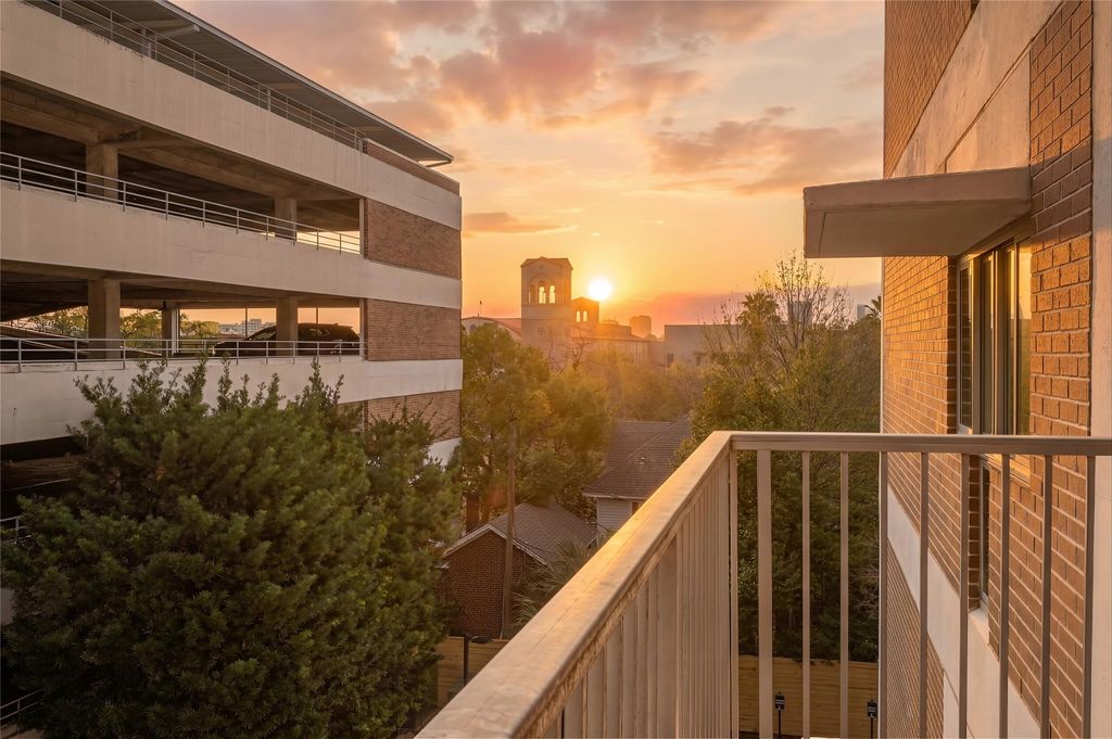 3600 Montrose Boulevard 405, Houston, TX 77006