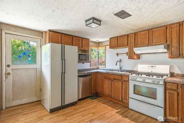 3823 214th Street SW, Brier, WA 98036