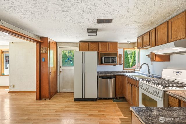 3823 214th Street SW, Brier, WA 98036