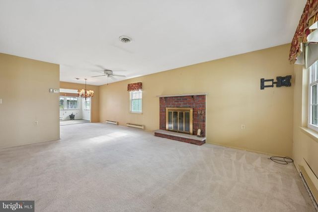 5 YORKSHIRE WAY, Southampton, NJ 08088