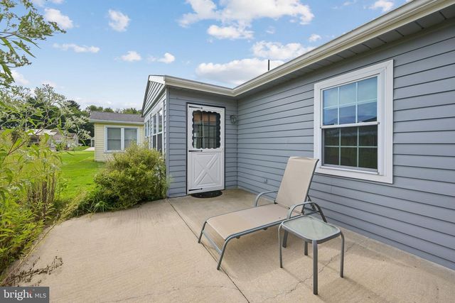 5 YORKSHIRE WAY, Southampton, NJ 08088