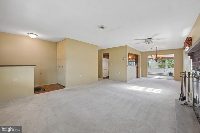 5 YORKSHIRE WAY, Southampton, NJ 08088