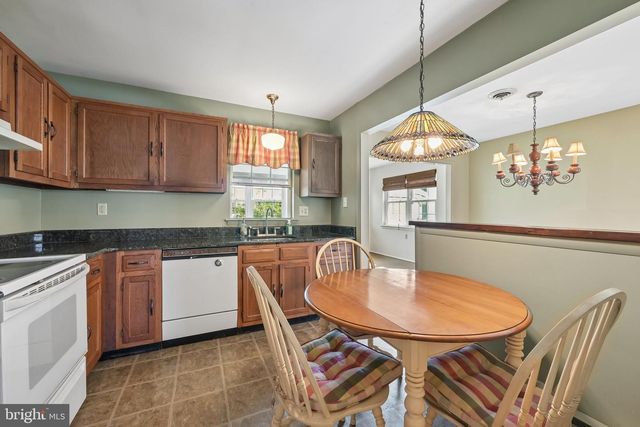 5 YORKSHIRE WAY, Southampton, NJ 08088