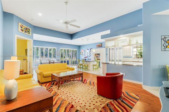 4909 Grassleaf Dr, Palm Beach Gardens, FL 33418