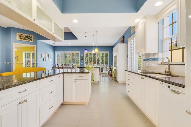 4909 Grassleaf Dr, Palm Beach Gardens, FL 33418