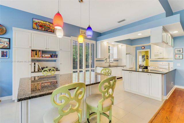 4909 Grassleaf Dr, Palm Beach Gardens, FL 33418