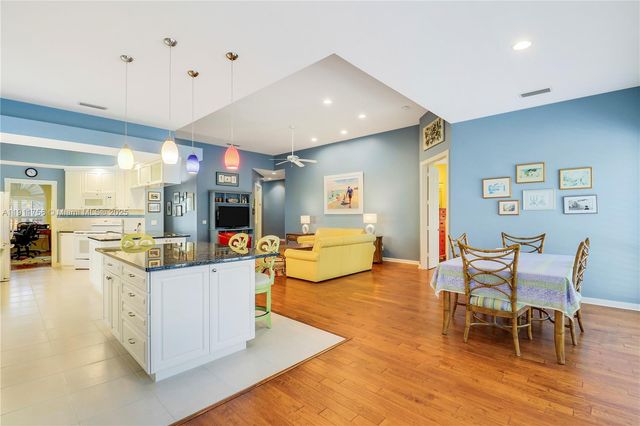 4909 Grassleaf Dr, Palm Beach Gardens, FL 33418