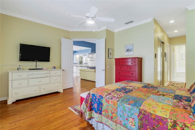 4909 Grassleaf Dr, Palm Beach Gardens, FL 33418