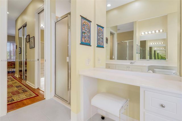 4909 Grassleaf Dr, Palm Beach Gardens, FL 33418