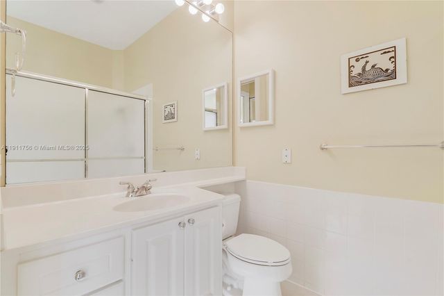 4909 Grassleaf Dr, Palm Beach Gardens, FL 33418