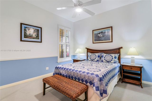 4909 Grassleaf Dr, Palm Beach Gardens, FL 33418