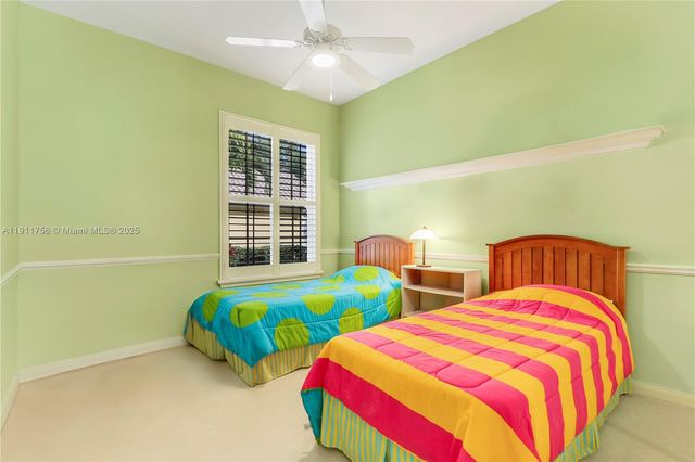 4909 Grassleaf Dr, Palm Beach Gardens, FL 33418