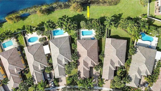 4909 Grassleaf Dr, Palm Beach Gardens, FL 33418