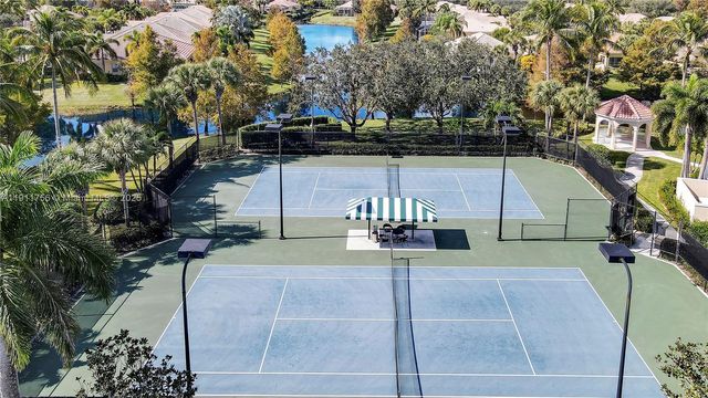 4909 Grassleaf Dr, Palm Beach Gardens, FL 33418