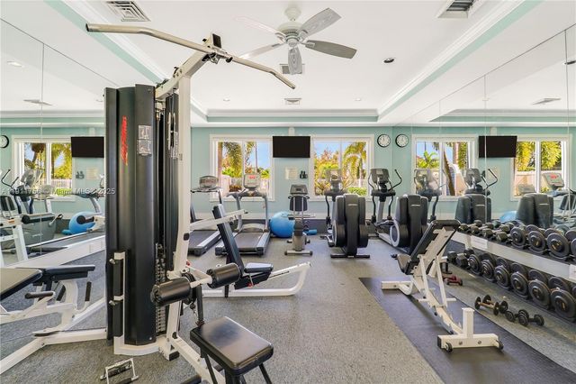 4909 Grassleaf Dr, Palm Beach Gardens, FL 33418