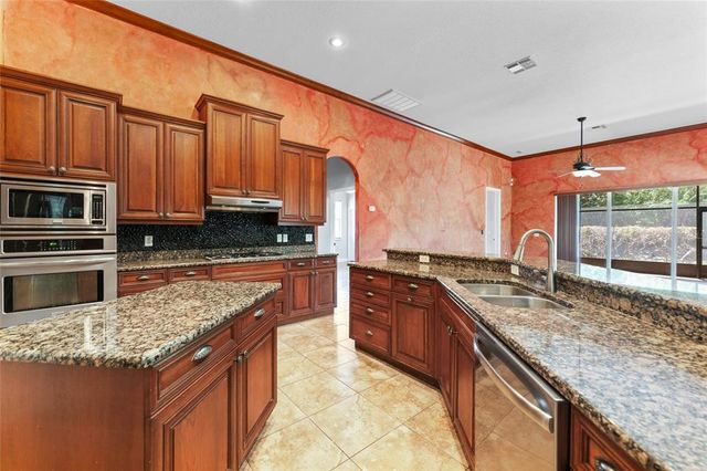 614 VINTAGE WAY, Brandon, FL 33511