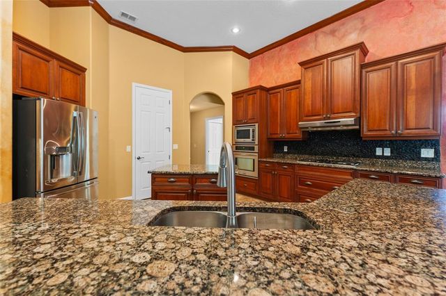 614 VINTAGE WAY, Brandon, FL 33511