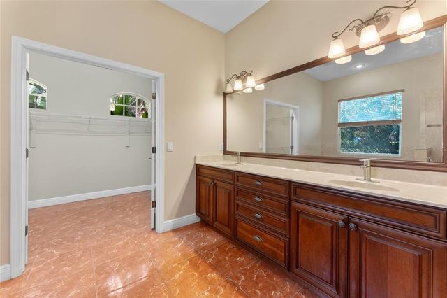 614 VINTAGE WAY, Brandon, FL 33511