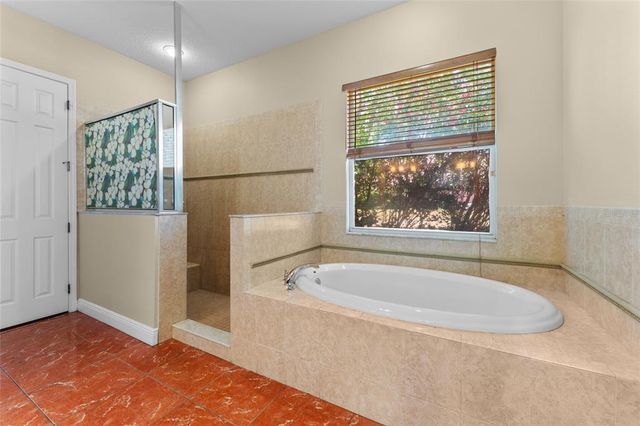 614 VINTAGE WAY, Brandon, FL 33511