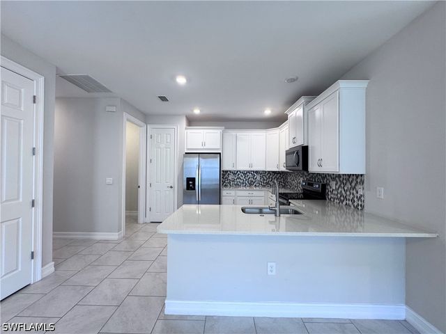 1073 Tranquil Brook DR, Naples, FL 34114