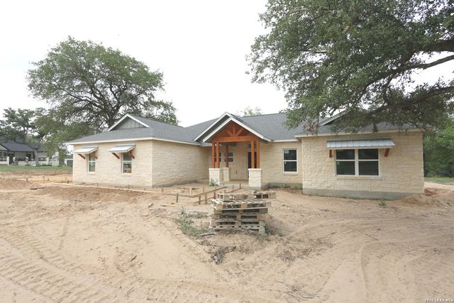 142 Timber Place, La Vernia, TX 78121