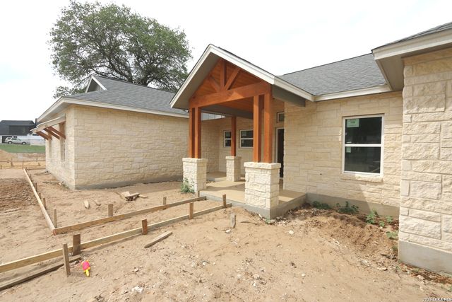 142 Timber Place, La Vernia, TX 78121
