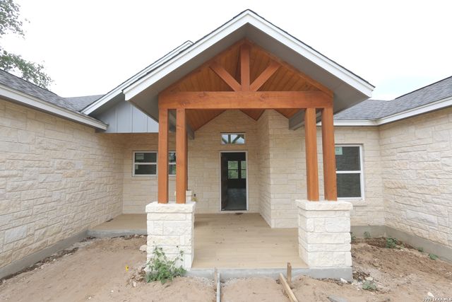 142 Timber Place, La Vernia, TX 78121